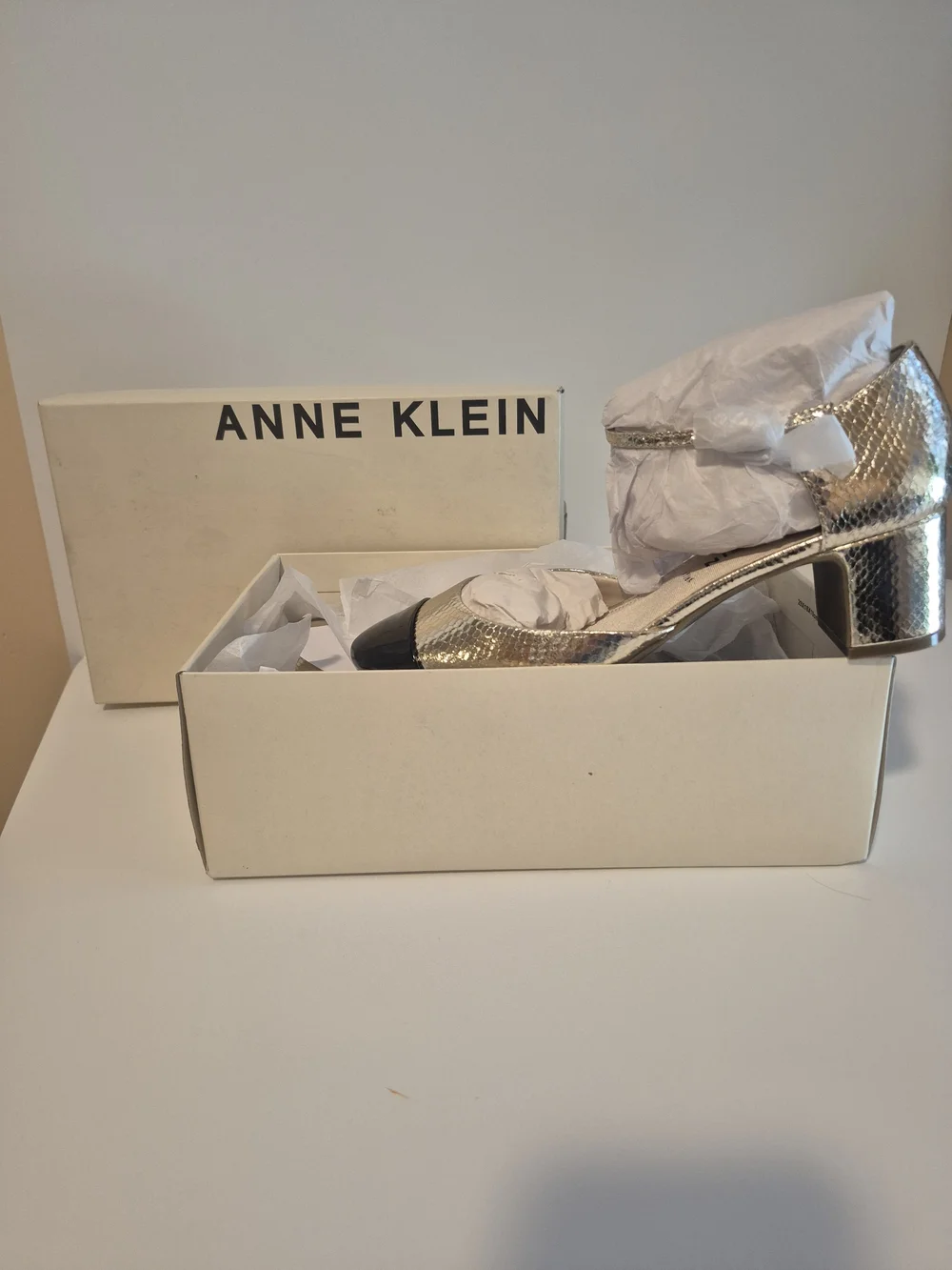 ANNE KLEIN  Metallic Gold and Black Cap-Toe Iflex  Ankle Strap Pump
